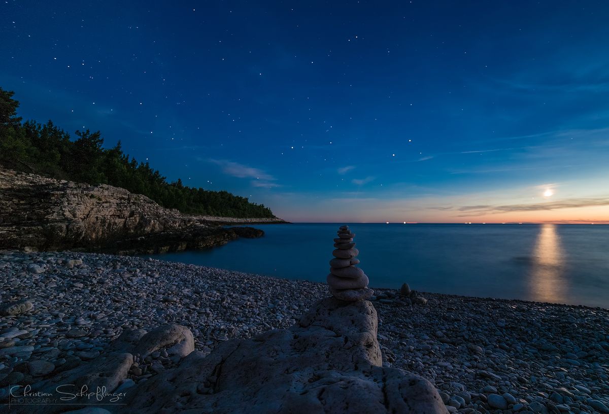 moonset at kap kamenjak in croatia