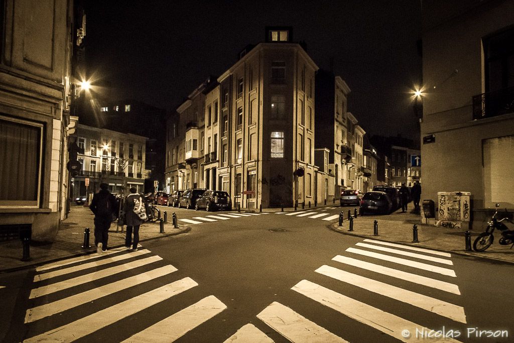 Crossroads at night (Brussels)