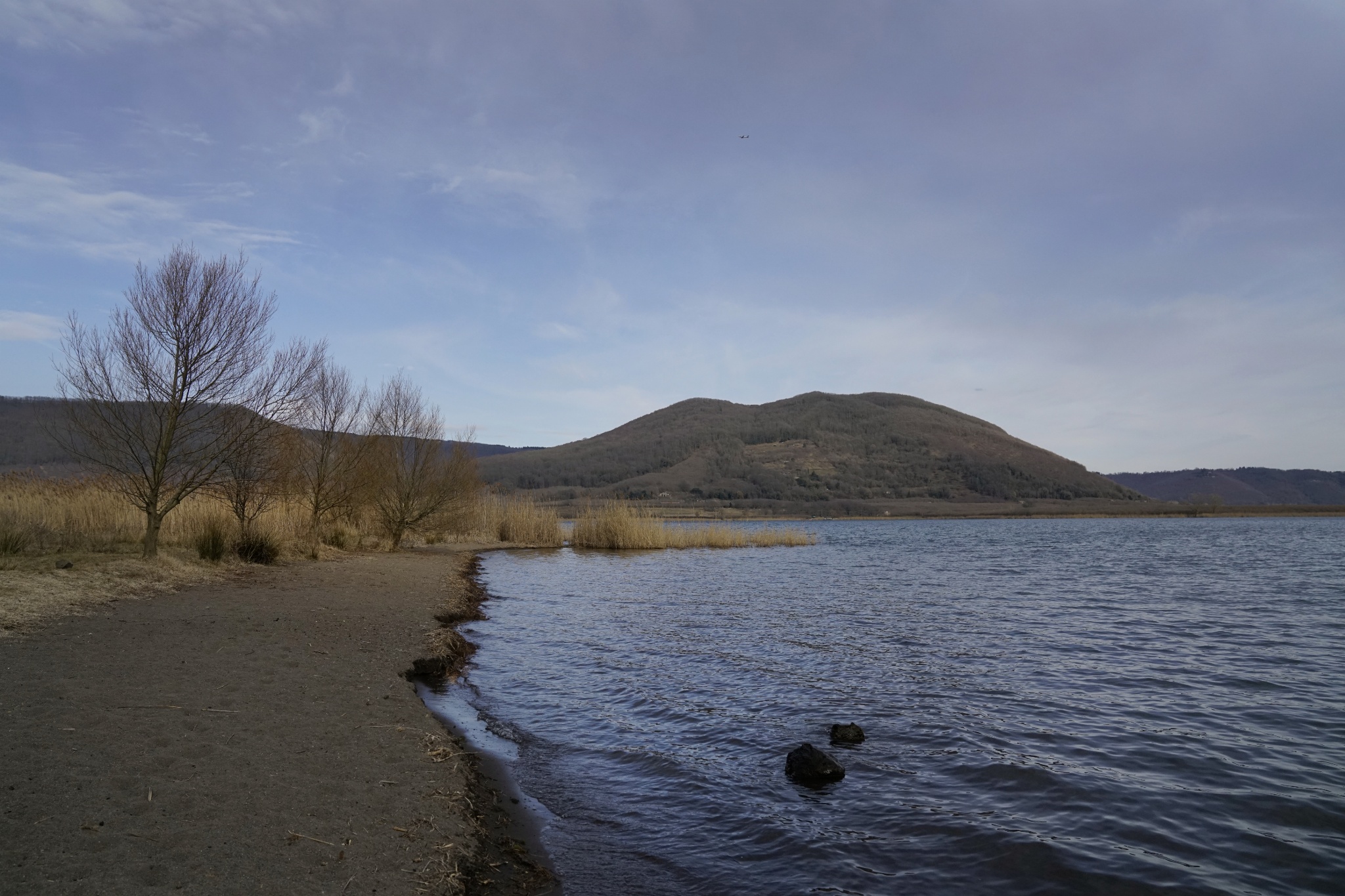 Lago_di_Vico_01.jpg